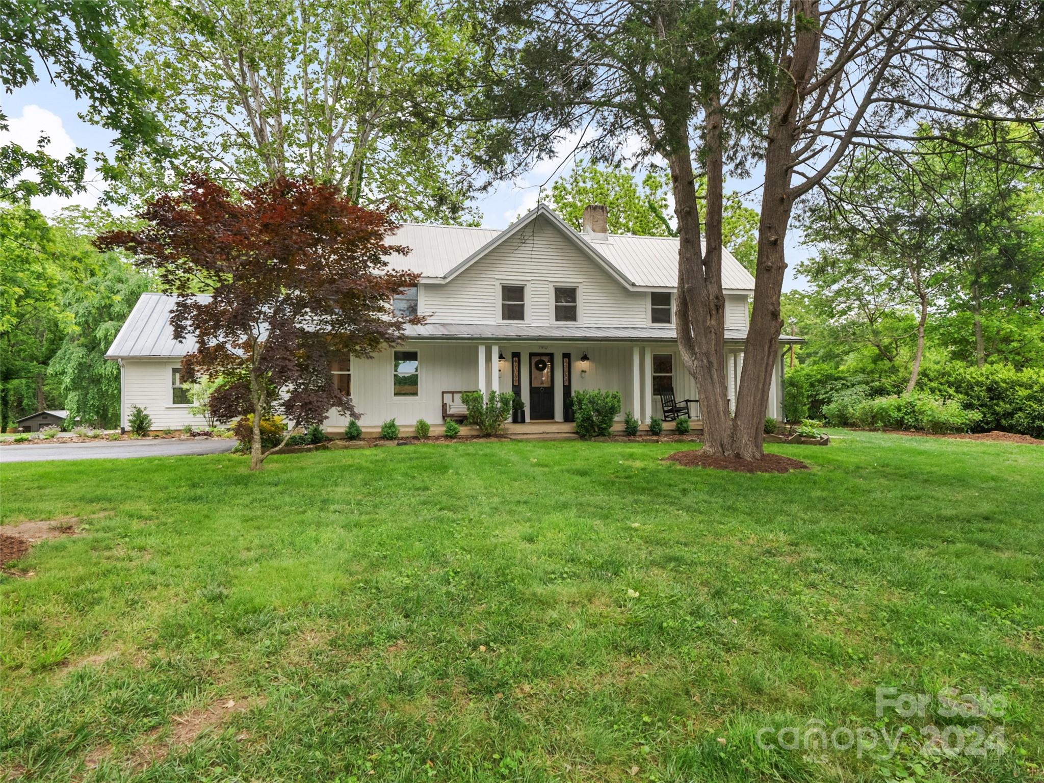 190 Governors View Road Asheville, NC 28805 - Photo 1 of 47 Gallery Image 1