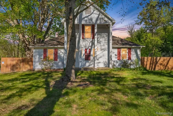 $315,000 | 7054 McCords Avenue Southeast, Alto, MI 49302