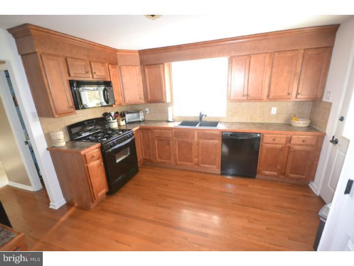 232 Croft Road North Wales, PA 19454 - Photo 7 of 17 Kitchen
