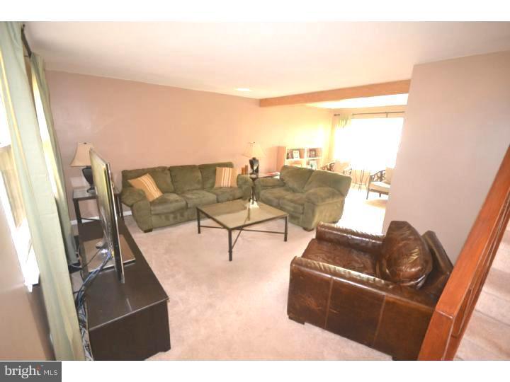 232 Croft Road North Wales, PA 19454 - Photo 10 of 17 Living Room