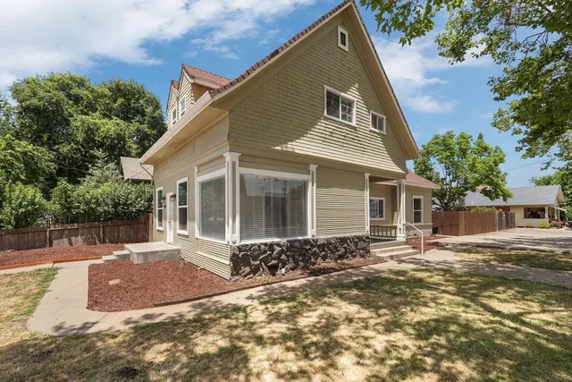 $699,000 | 101 West Lockeford Street, Lodi, CA 95240