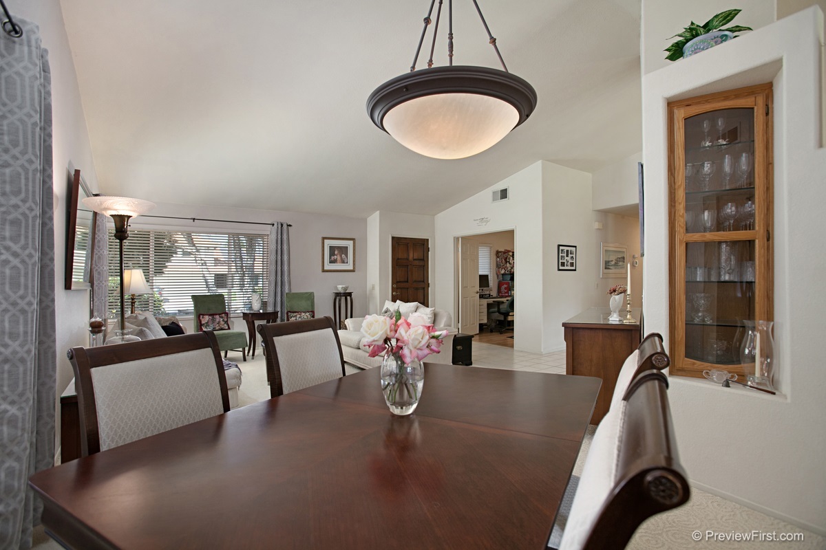 13975 Poway Valley Road Poway, CA 92064 - Photo 5 of 25 Gallery Image 5