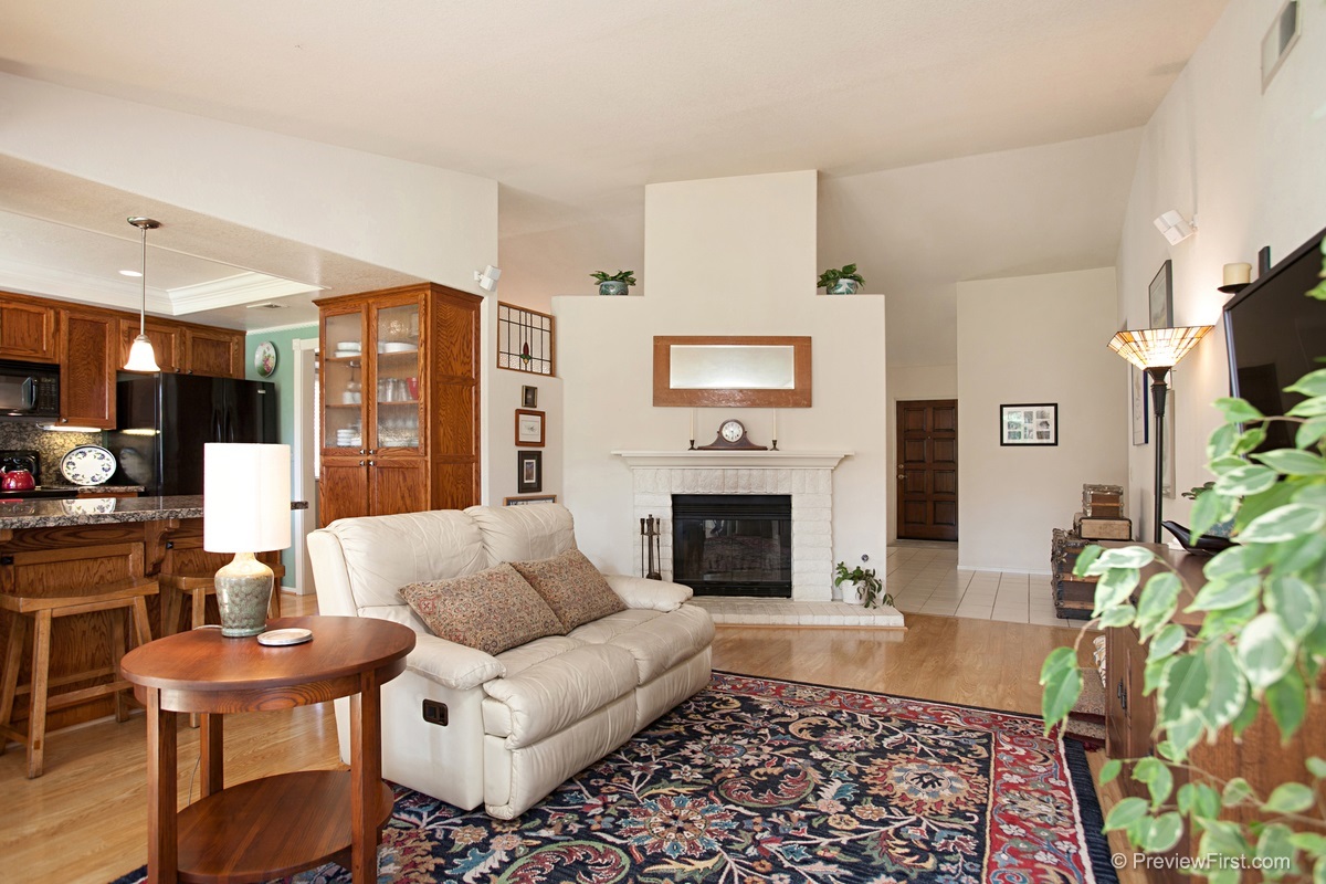 13975 Poway Valley Road Poway, CA 92064 - Photo 7 of 25 Gallery Image 7