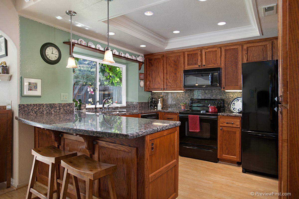 13975 Poway Valley Road Poway, CA 92064 - Photo 9 of 25 Gallery Image 9
