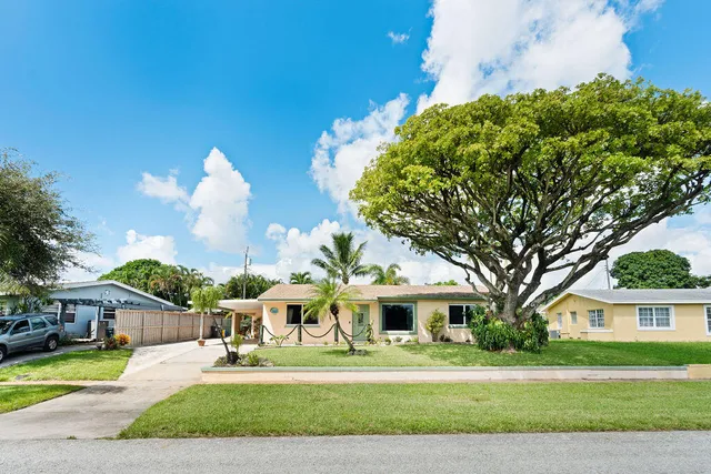 $525,000 | 1613 Nanette Court, Lake Worth, FL 33461