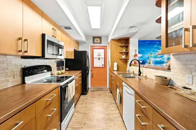 $525,000 | 1613 Nanette Court, Lake Worth, FL 33461