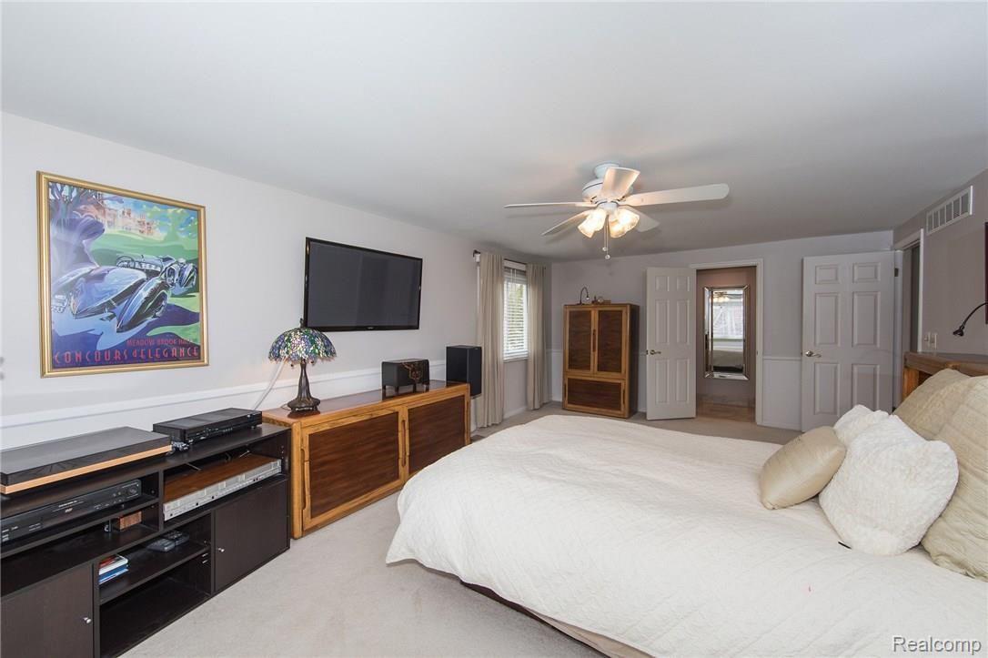 46670 Strathmore Road Plymouth, MI 48170 - Photo 30 of 41 46670Strathmoore-24.jpg