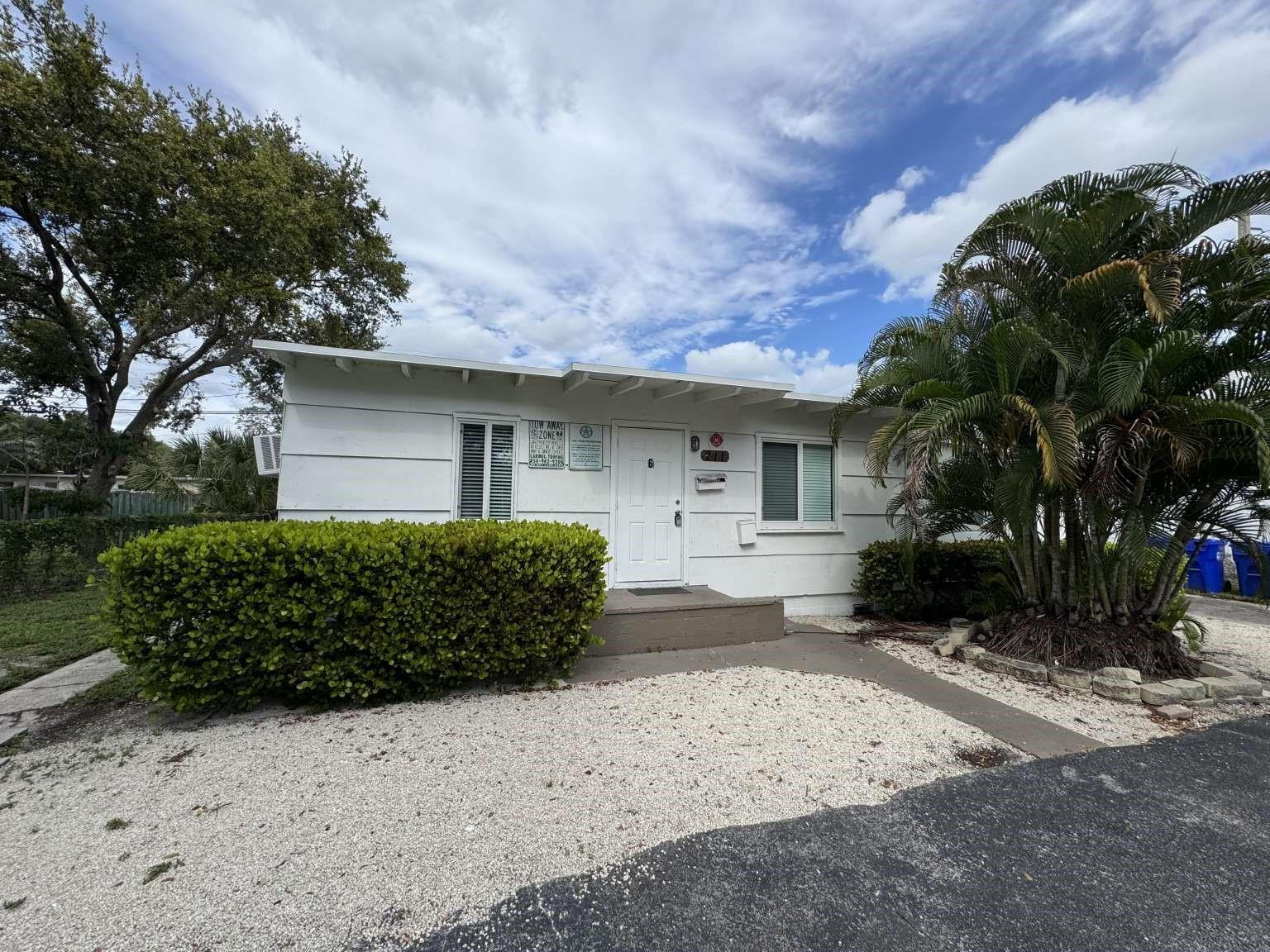 211 Southwest 2nd Court Pompano Beach, FL 33060 - Photo 4 of 10 Photo 4