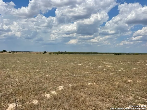 $189,000 | 843 County Road 232, Floresville, TX 78114