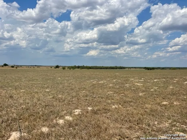$189,000 | 843 County Road 232, Floresville, TX 78114