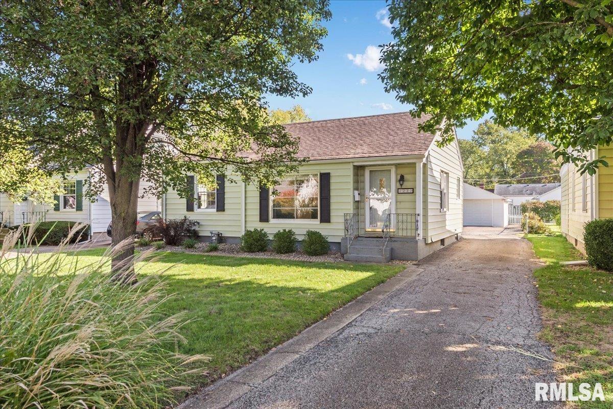 2232 South Spring Street Springfield, IL 62704 - Photo 2 of 27