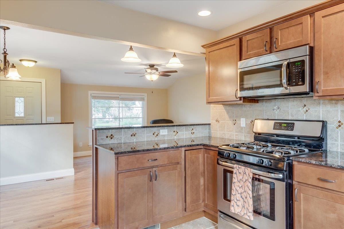 2232 South Spring Street Springfield, IL 62704 - Photo 12 of 27