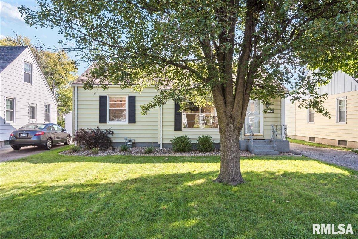 2232 South Spring Street Springfield, IL 62704 - Photo 3 of 27