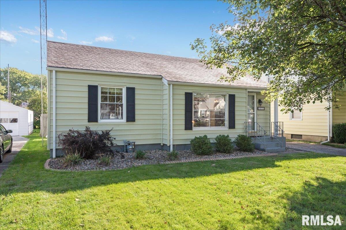 2232 South Spring Street Springfield, IL 62704 - Photo 4 of 27