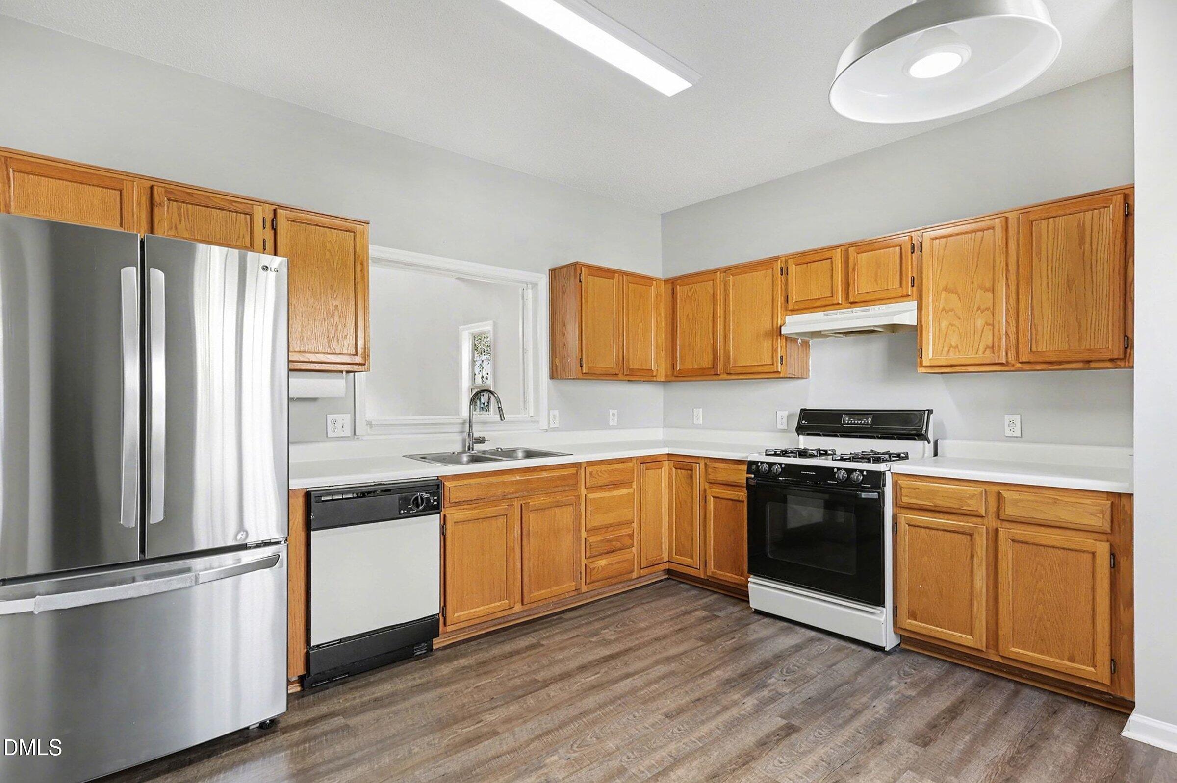 3013 Alder Ridge Lane Raleigh, NC 27603 - Photo 5 of 32 009_file_8166