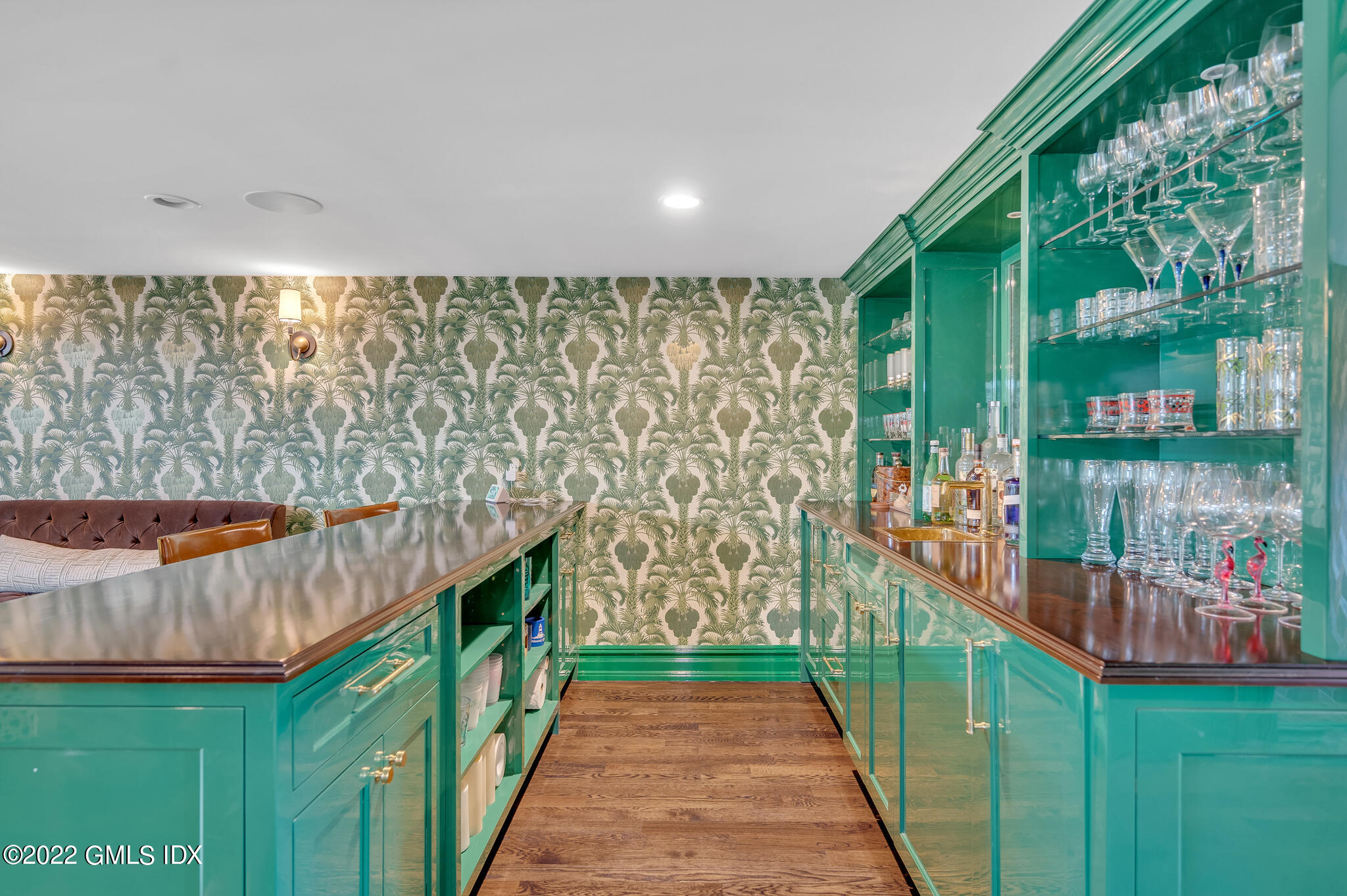 21 Woodside Drive Greenwich, CT 06830 - Photo 23 of 35 a bathroom with a shower