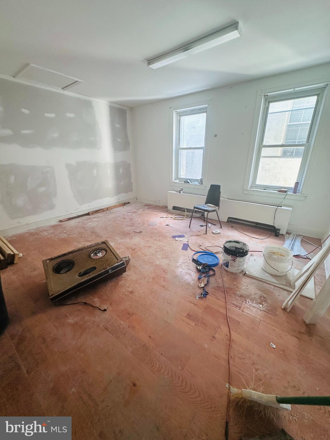 1644 Bridge Street Philadelphia, PA 19124 - Photo 12 of 20 2nd floor living room