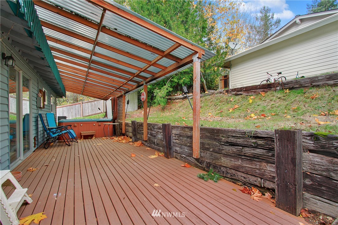 1813 Aberdeen Avenue Southeast Renton, WA 98055 - Photo 20 of 22 a view of a backyard with sitting area