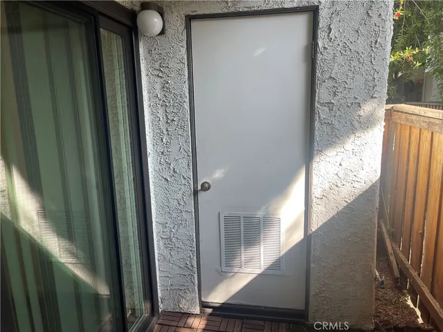 $3,400 | 15511 Sherman Way, Van Nuys, CA 91406