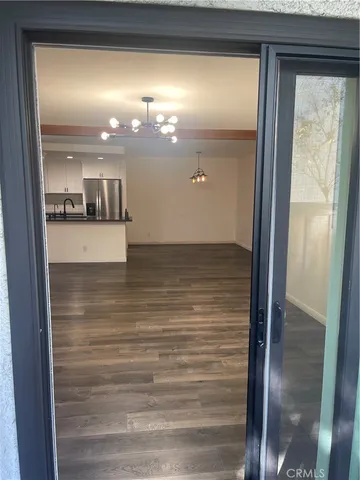 $3,400 | 15511 Sherman Way, Van Nuys, CA 91406