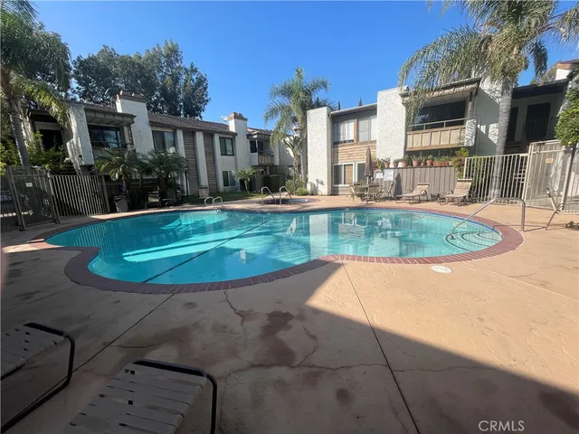 $3,400 | 15511 Sherman Way, Van Nuys, CA 91406