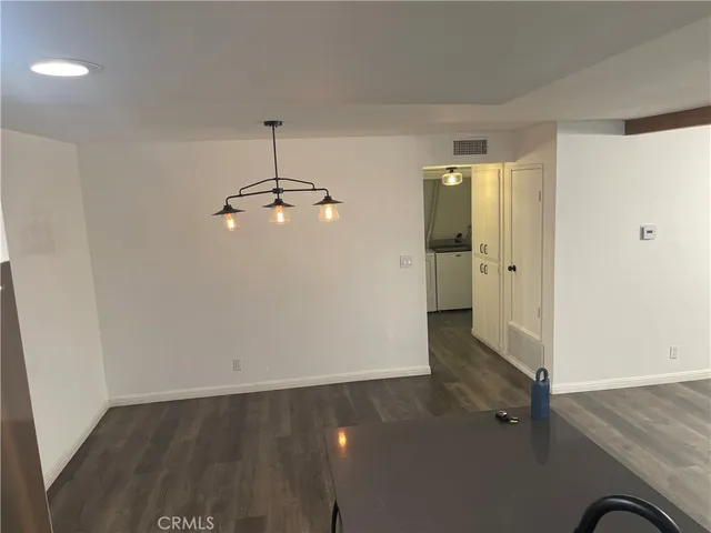 $3,400 | 15511 Sherman Way, Van Nuys, CA 91406