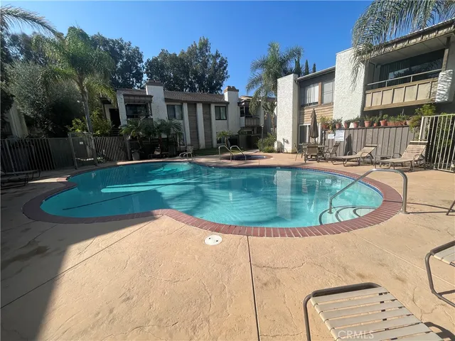 $3,400 | 15511 Sherman Way, Van Nuys, CA 91406