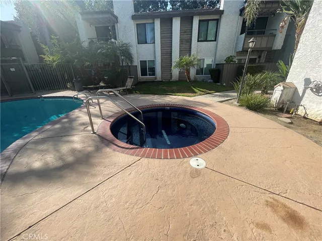 $3,400 | 15511 Sherman Way, Van Nuys, CA 91406