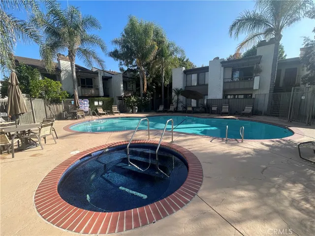 $3,400 | 15511 Sherman Way, Van Nuys, CA 91406