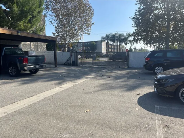 $3,400 | 15511 Sherman Way, Van Nuys, CA 91406