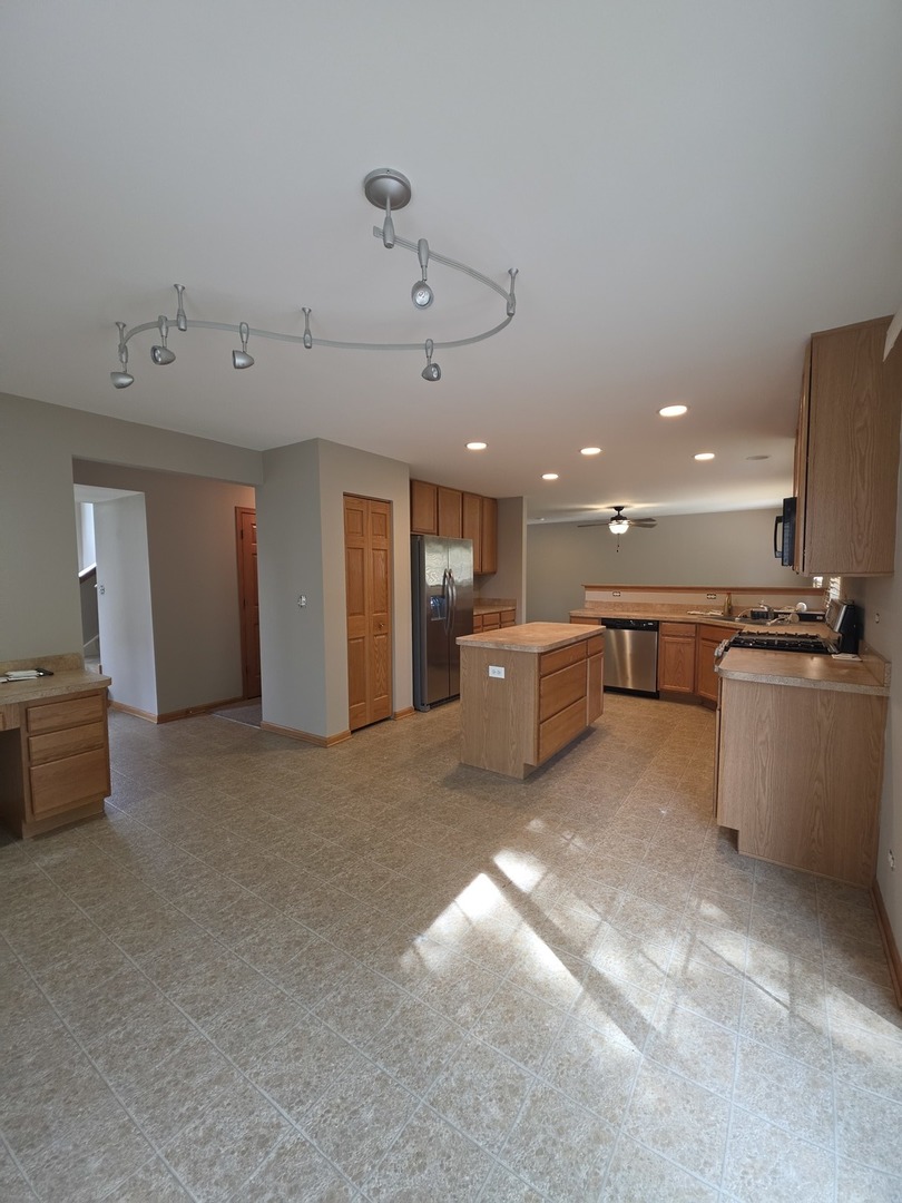 1333 Cape Cod Lane Pingree Grove, IL 60140 - Photo 12 of 20