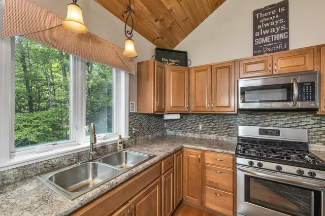 $759,000 | 9 Warbonnet Lane, Gilmanton, NH 03237