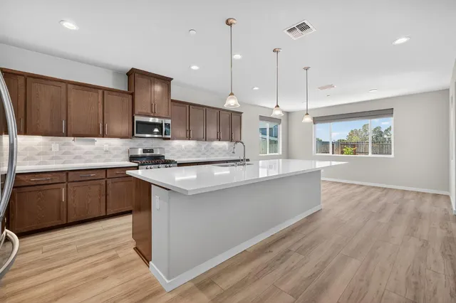 $719,900 | 784 Cross Crk Lane, Lincoln, CA 95648