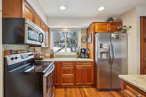 $440,000 | 12325 49th Avenue North, Plymouth, MN 55442