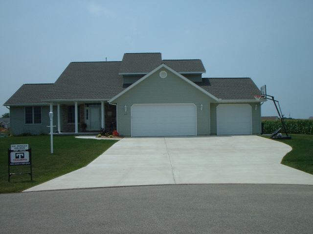 855 Cardinal Circle Metamora, IL 61548 - Photo 1 of 4 Gallery Image 1