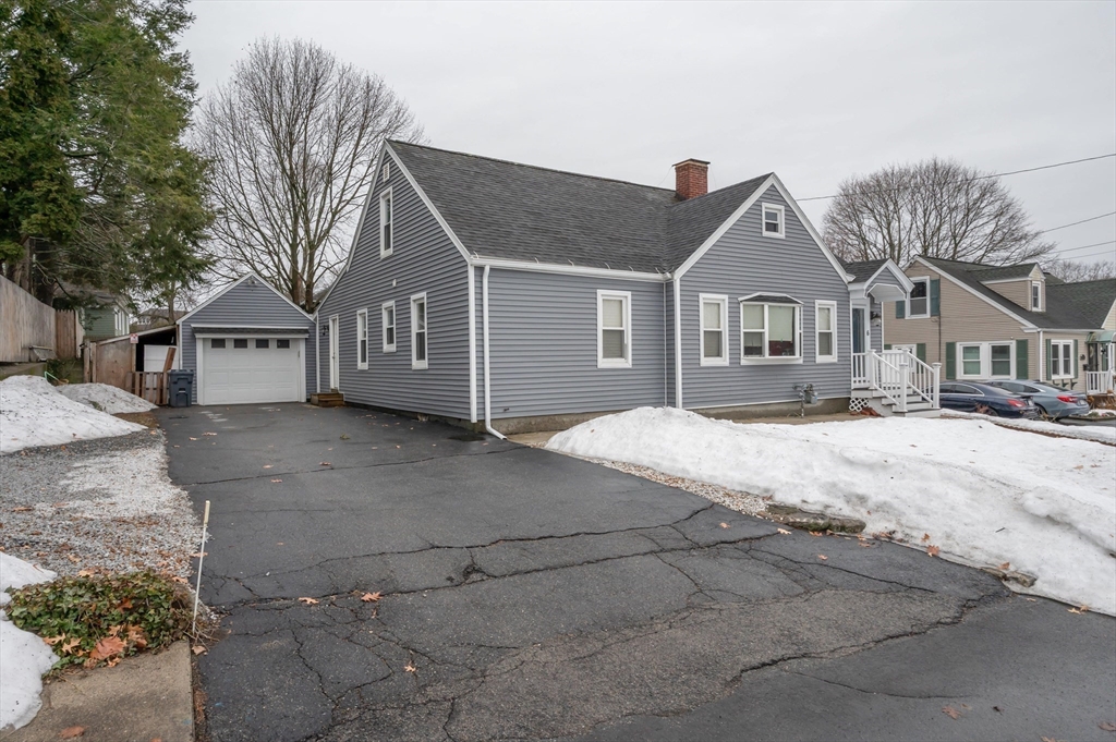 6 Huse Road Methuen, MA 01844 - Photo 3 of 29 Gallery Image 3