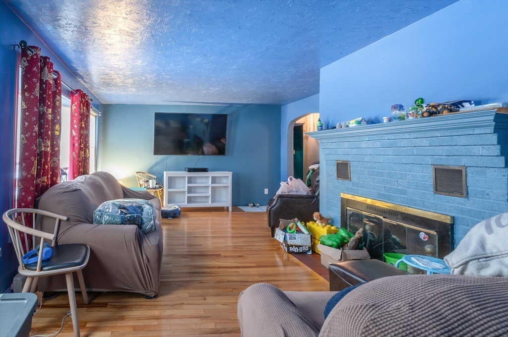 6 Huse Road Methuen, MA 01844 - Photo 8 of 29 Gallery Image 8