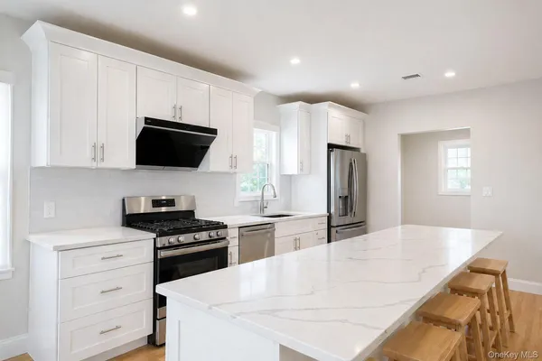 $4,750 | 3380 Weidner Avenue, Unit MAIN, Oceanside, NY 11572