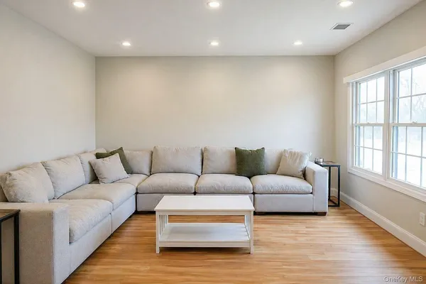 $4,750 | 3380 Weidner Avenue, Unit MAIN, Oceanside, NY 11572