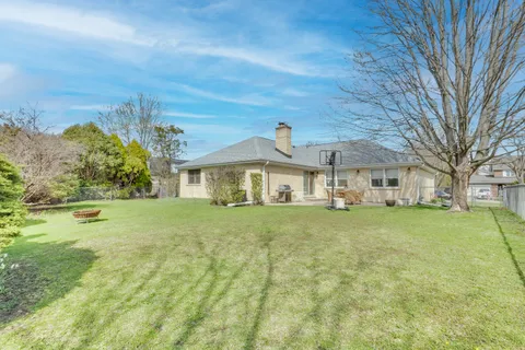 $789,900 | 730 Castlewood Lane, Deerfield, IL 60015