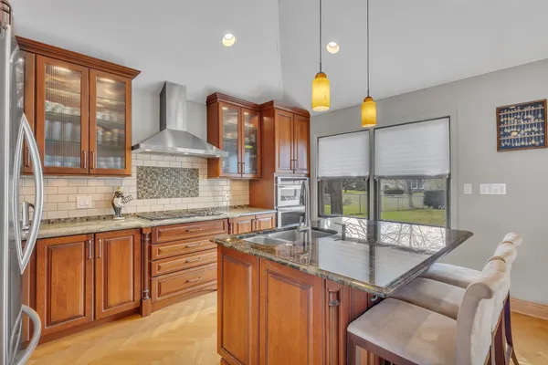 $799,900 | 730 Castlewood Lane, Deerfield, IL 60015