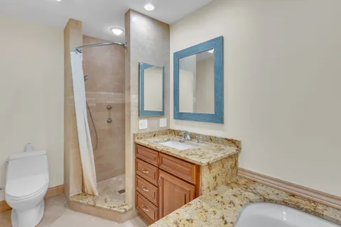 $789,900 | 730 Castlewood Lane, Deerfield, IL 60015
