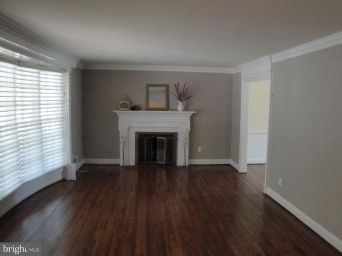 8615 Highgate Road Alexandria, VA 22308 - Photo 3 of 9 Family Room