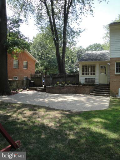8615 Highgate Road Alexandria, VA 22308 - Photo 4 of 9 Exterior (Rear)