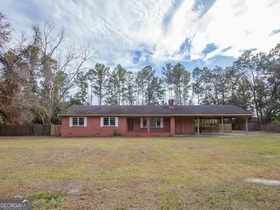 $245,000 | 8590 Hwy 82, Waynesville, GA 31566