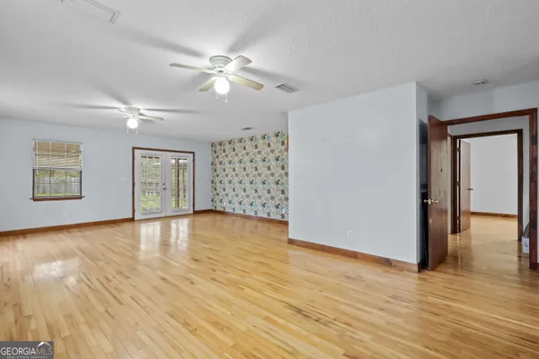 $245,000 | 8590 Hwy 82, Waynesville, GA 31566