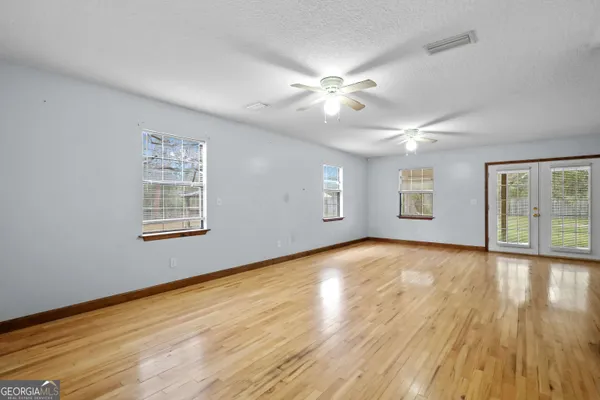 $245,000 | 8590 Hwy 82, Waynesville, GA 31566