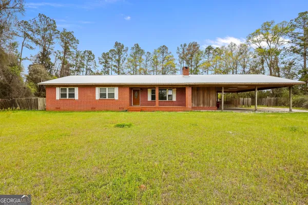 $245,000 | 8590 Hwy 82, Waynesville, GA 31566