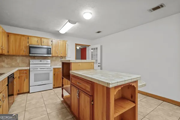 $245,000 | 8590 Hwy 82, Waynesville, GA 31566