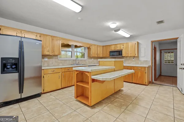 $245,000 | 8590 Hwy 82, Waynesville, GA 31566